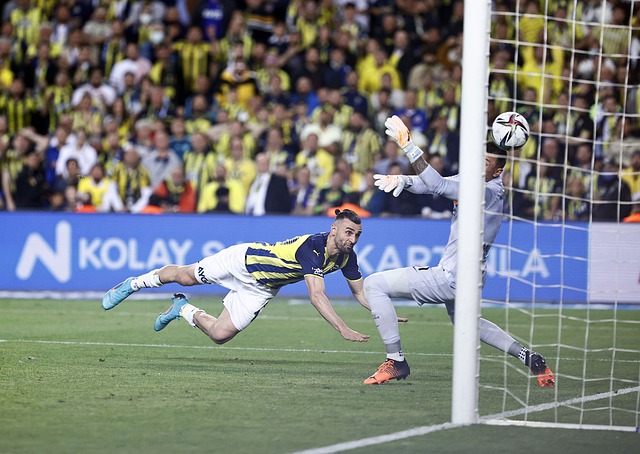 由于汉密尔顿赛车配件未达标，勒克莱尔赛车重量未达标，两位车手中国大奖赛的成绩被取消.