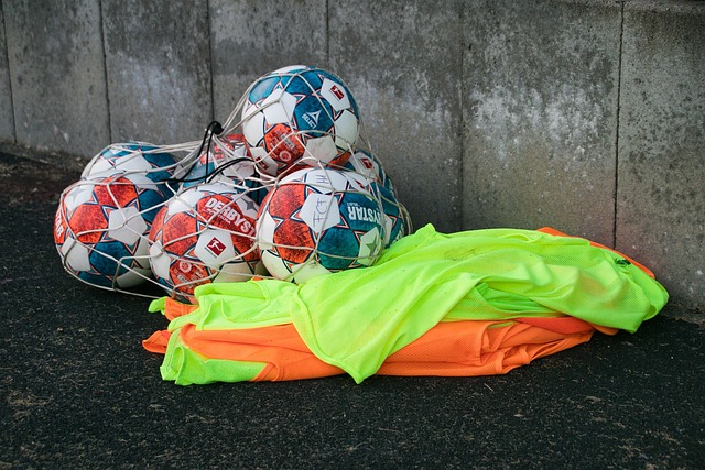 英格兰联赛杯｜红军决战喜鹊　谁干赛季第一杯？.